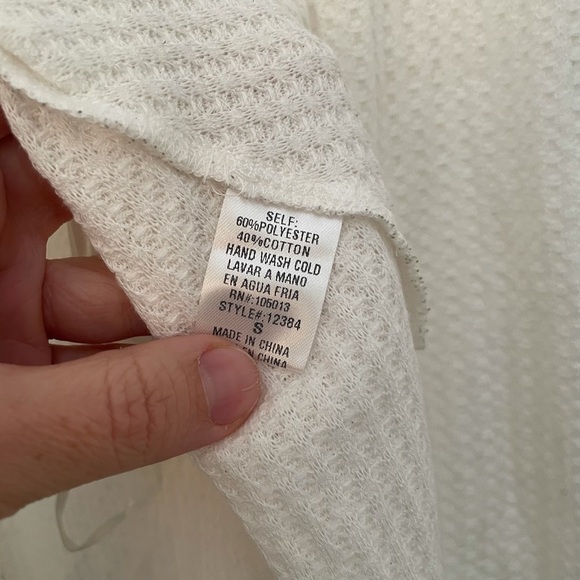 Altar’d State Women’s White Waffle Knit Embroided Long Sleeve Size Small - Picture 3 of 7